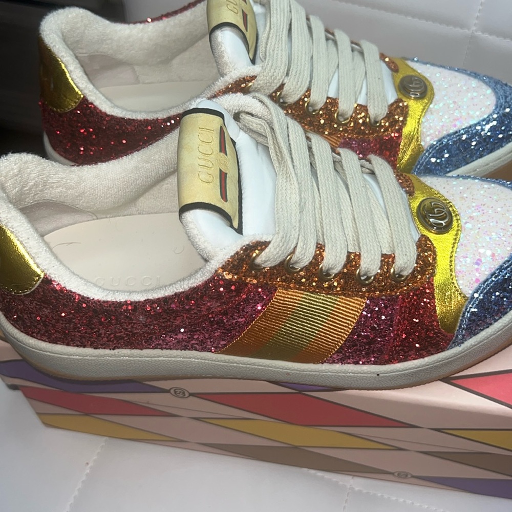 Gucci
Screener glitter trainers